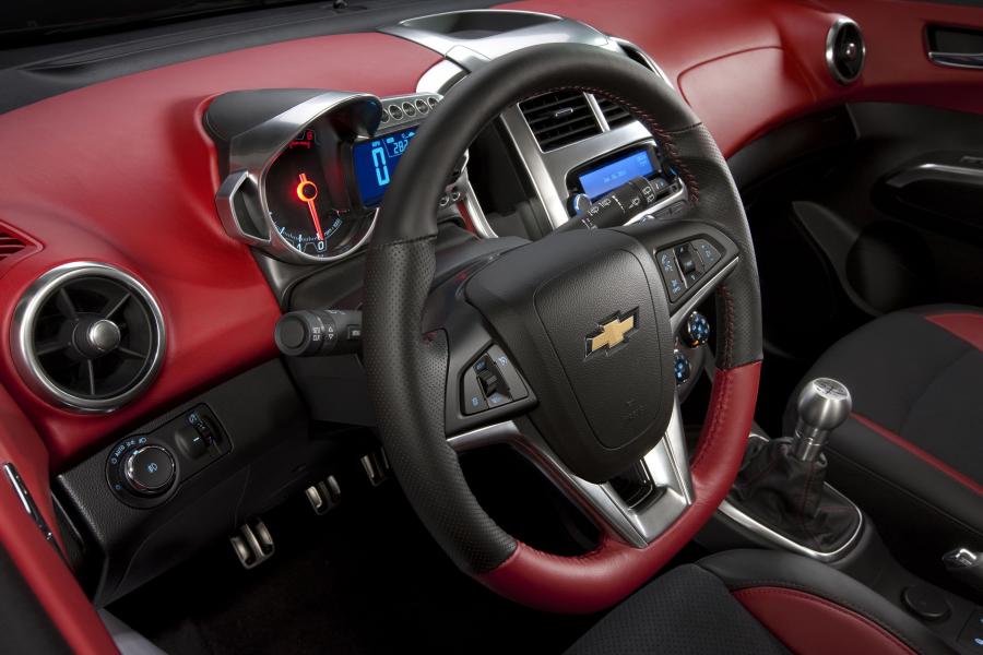  Chevrolet Sonic Z-Spec I 2011 года  (фото 5 из 8)